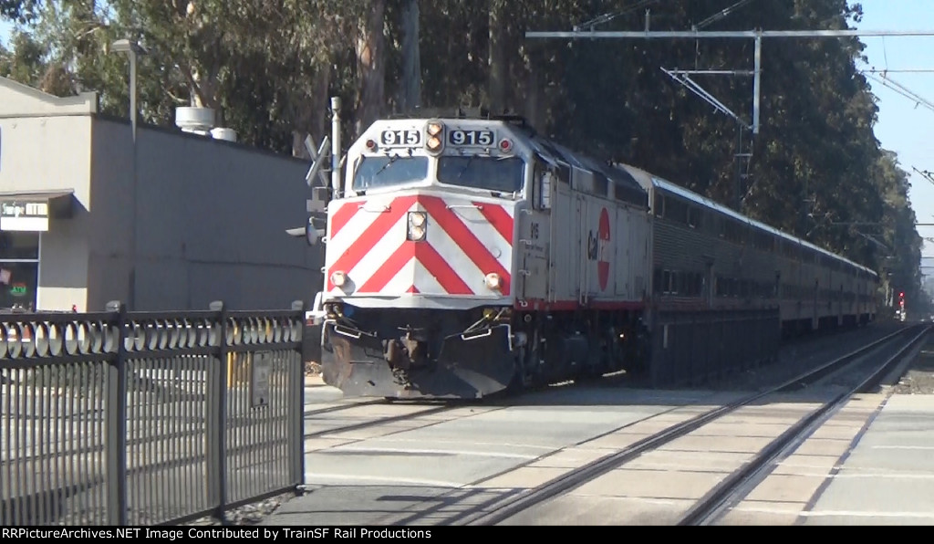 JPBX 915 Leads Caltrain 142